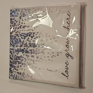 Love grows here plaque. Tot1